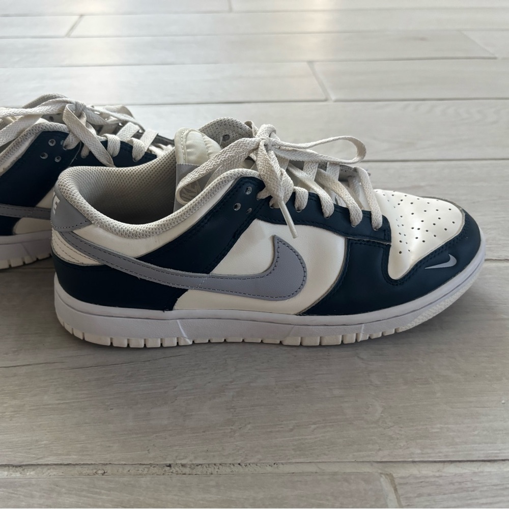Nike Low-Top Sneakers in White, Navy & Gray